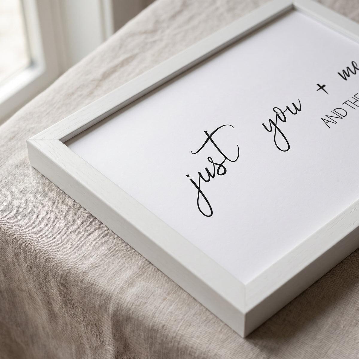 Close-up of the printed design and material. [ks Background=White; Style=White Frame; kind=closeup]